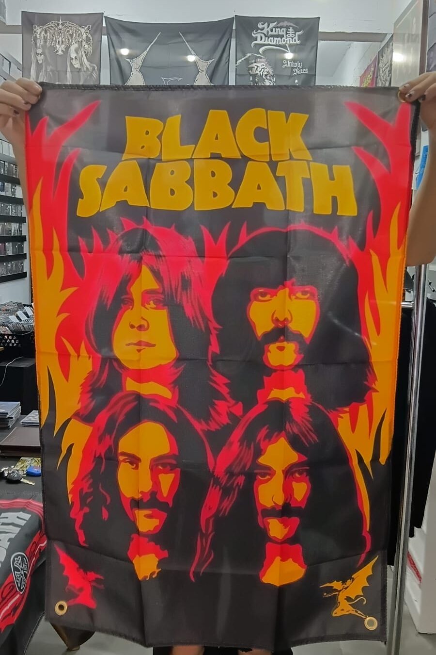 Black Sabbath - Membros Inferno (BANDEIRA COM ILHÓS)