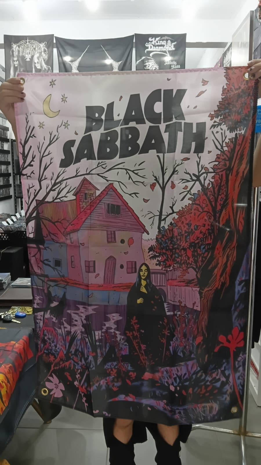 Black Sabbath - Black Sabbath (BANDEIRA COM ILHÓS)
