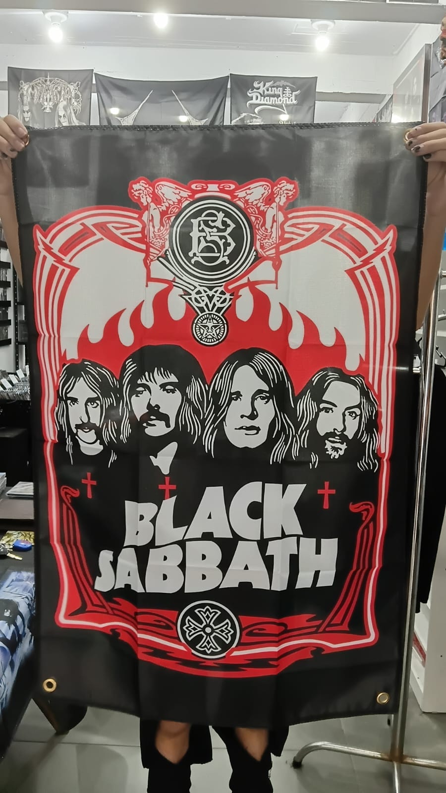 Black Sabbath - Membros Clássicos (BANDEIRA COM ILHÓS)