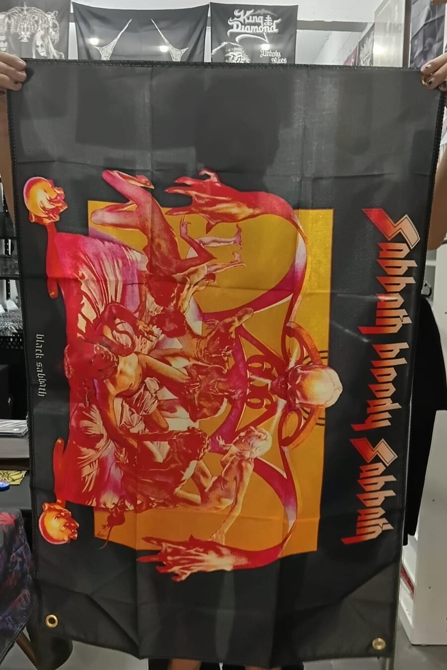 Black Sabbath - Sabbath Bloody Sabbath (BANDEIRA COM ILHÓS)