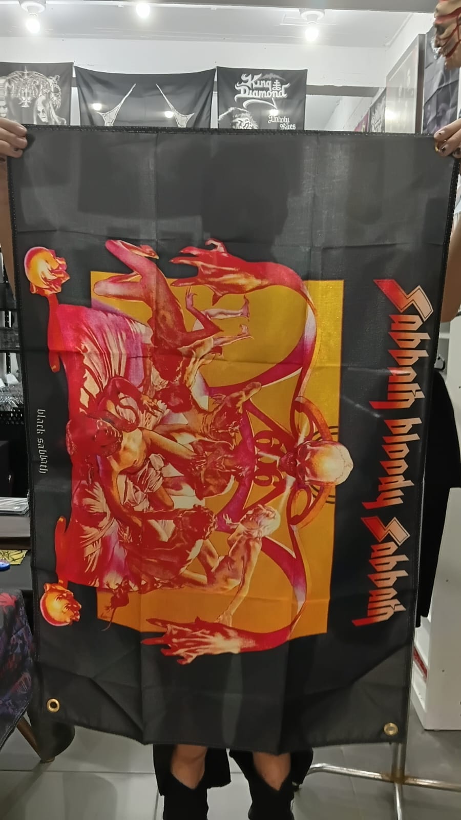 Black Sabbath - Sabbath Bloody Sabbath (BANDEIRA COM ILHÓS)