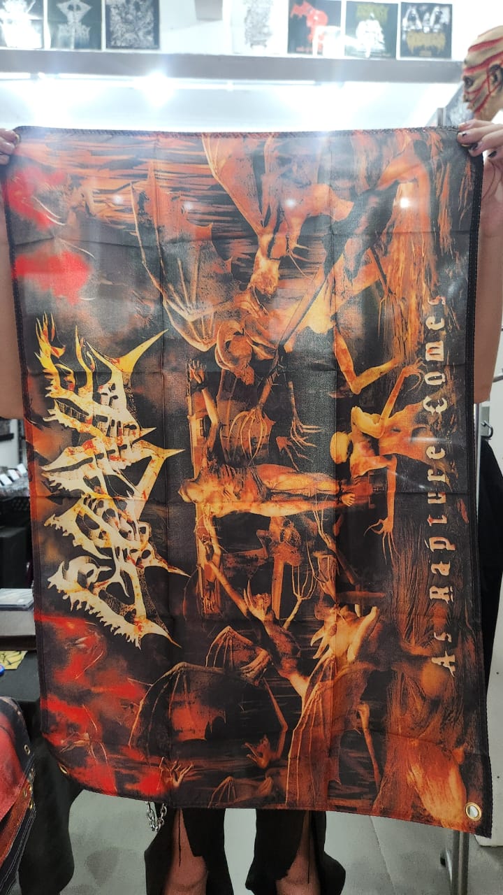Grave - As Rapture Comes (BANDEIRA COM ILHÓS)