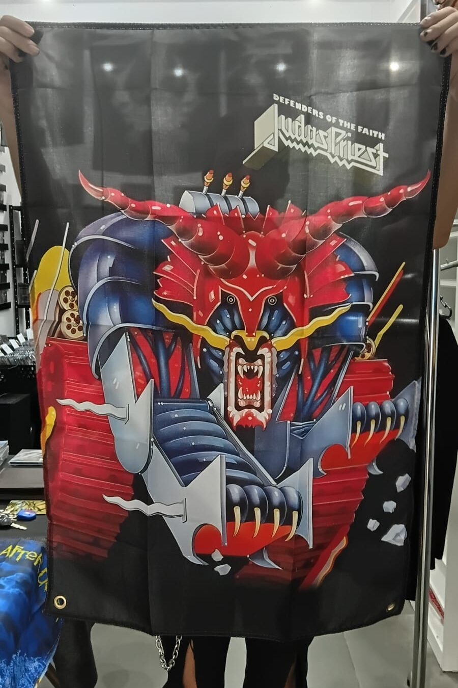 Judas Priest - Defenders Of The Faith (BANDEIRA COM ILHÓS)