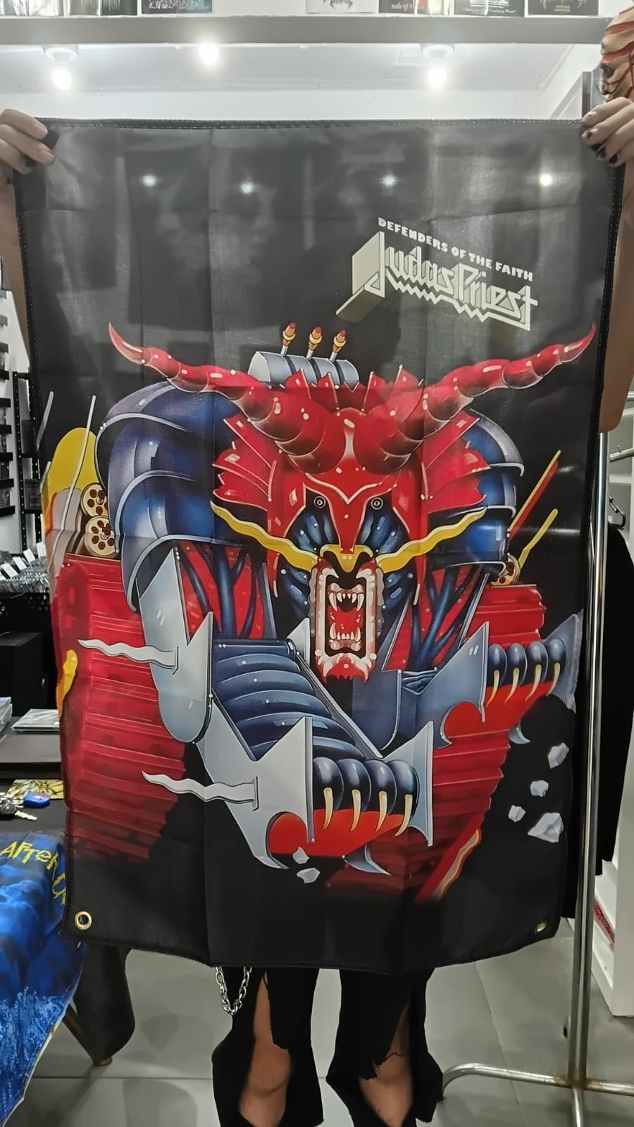 Judas Priest - Defenders Of The Faith (BANDEIRA COM ILHÓS)