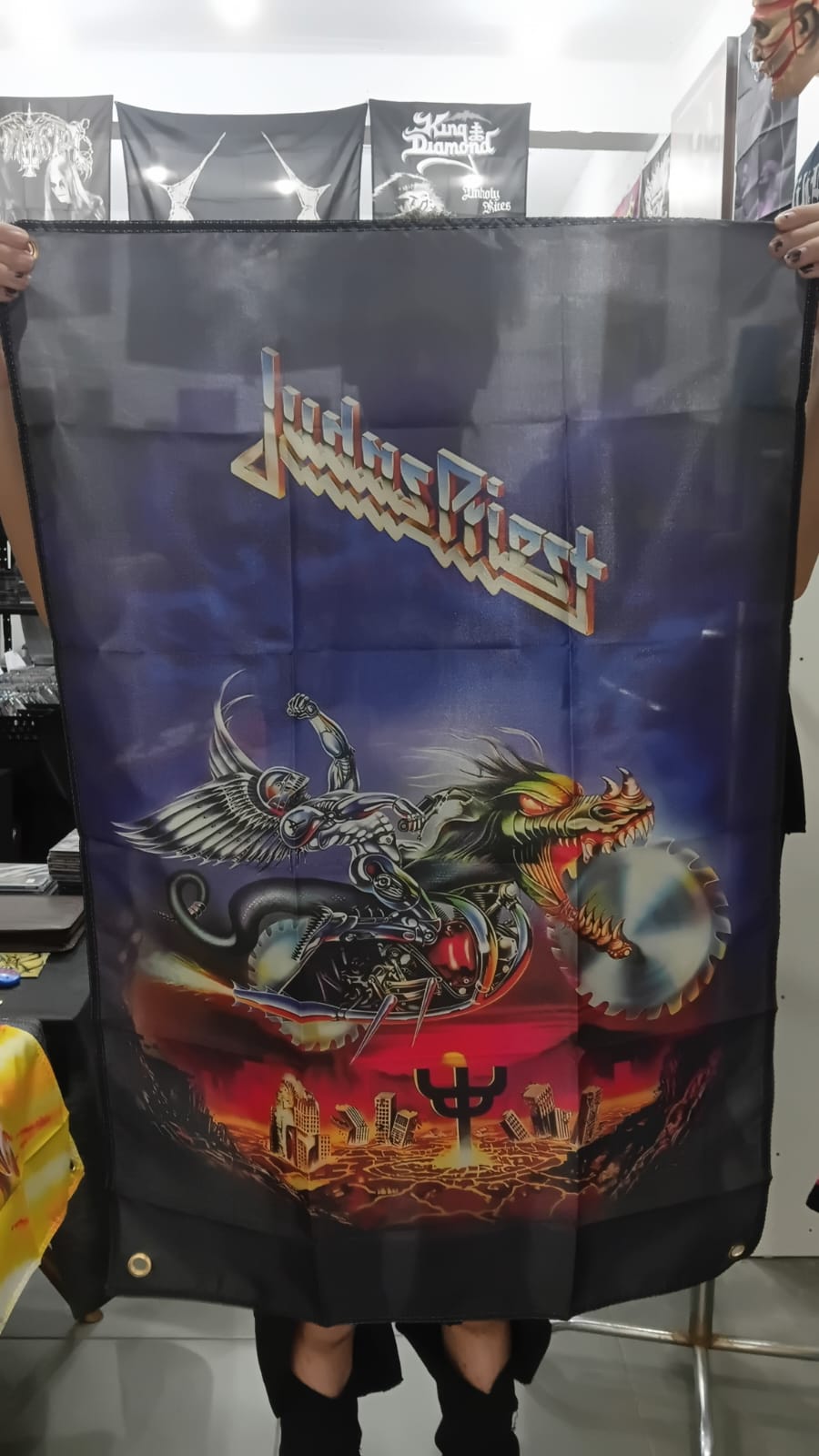 Judas Priest - Painkiller (BANDEIRA COM ILHÓS)