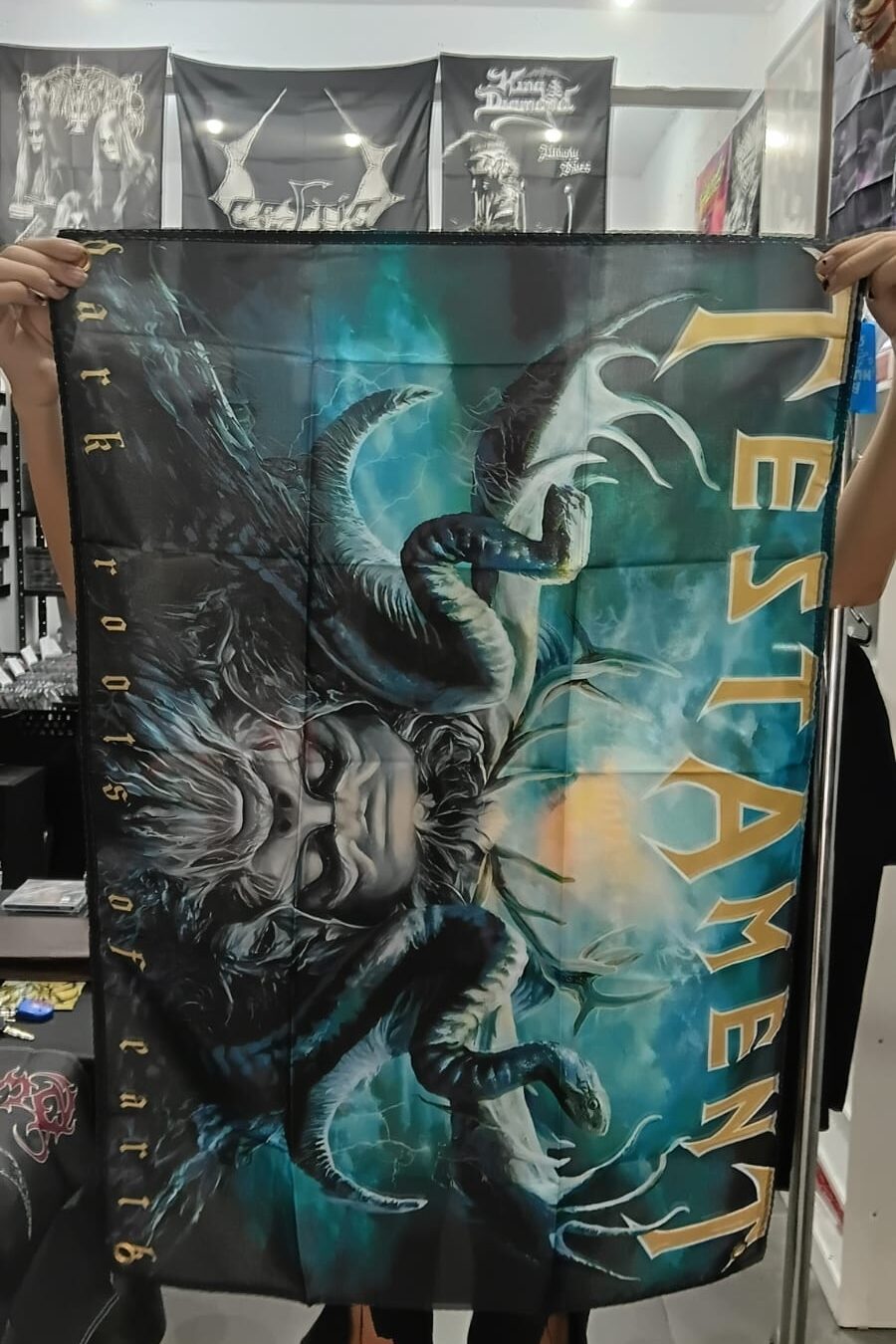 Testament - Dark Roots Of The Earth (BANDEIRA COM ILHÓS)