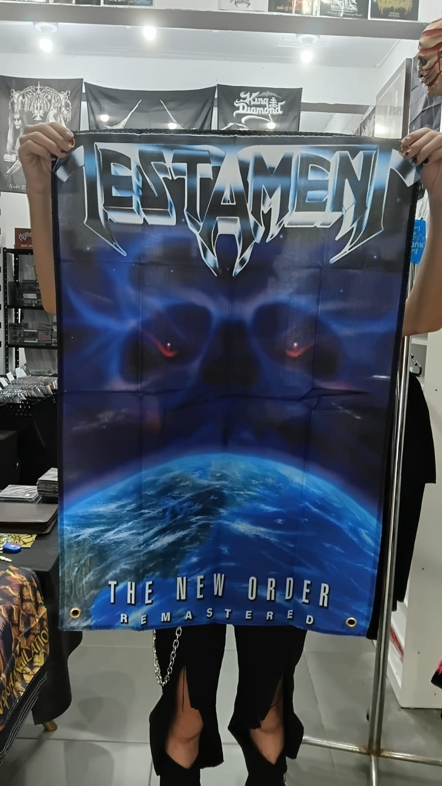 Testament - New World Order (BANDEIRA COM ILHÓS)