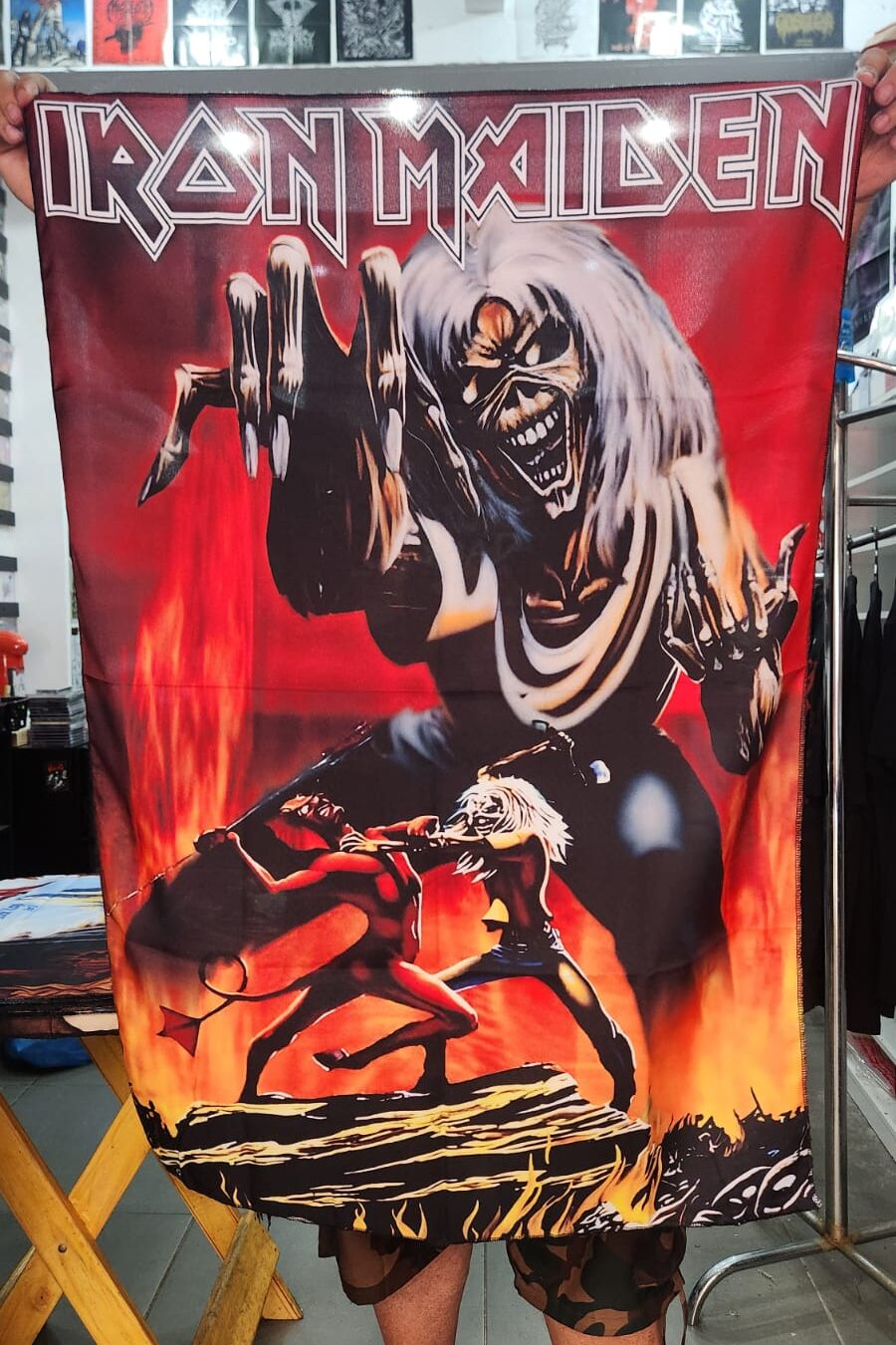 Iron Maiden - The Number Of The Beast (BANDEIRA)