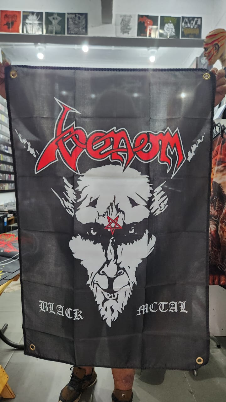 Venom - Black Metal (BANDEIRA COM ILHÓS)
