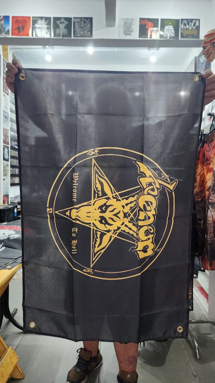 Venom - Welcome To Hell (BANDEIRA COM ILHÓS)