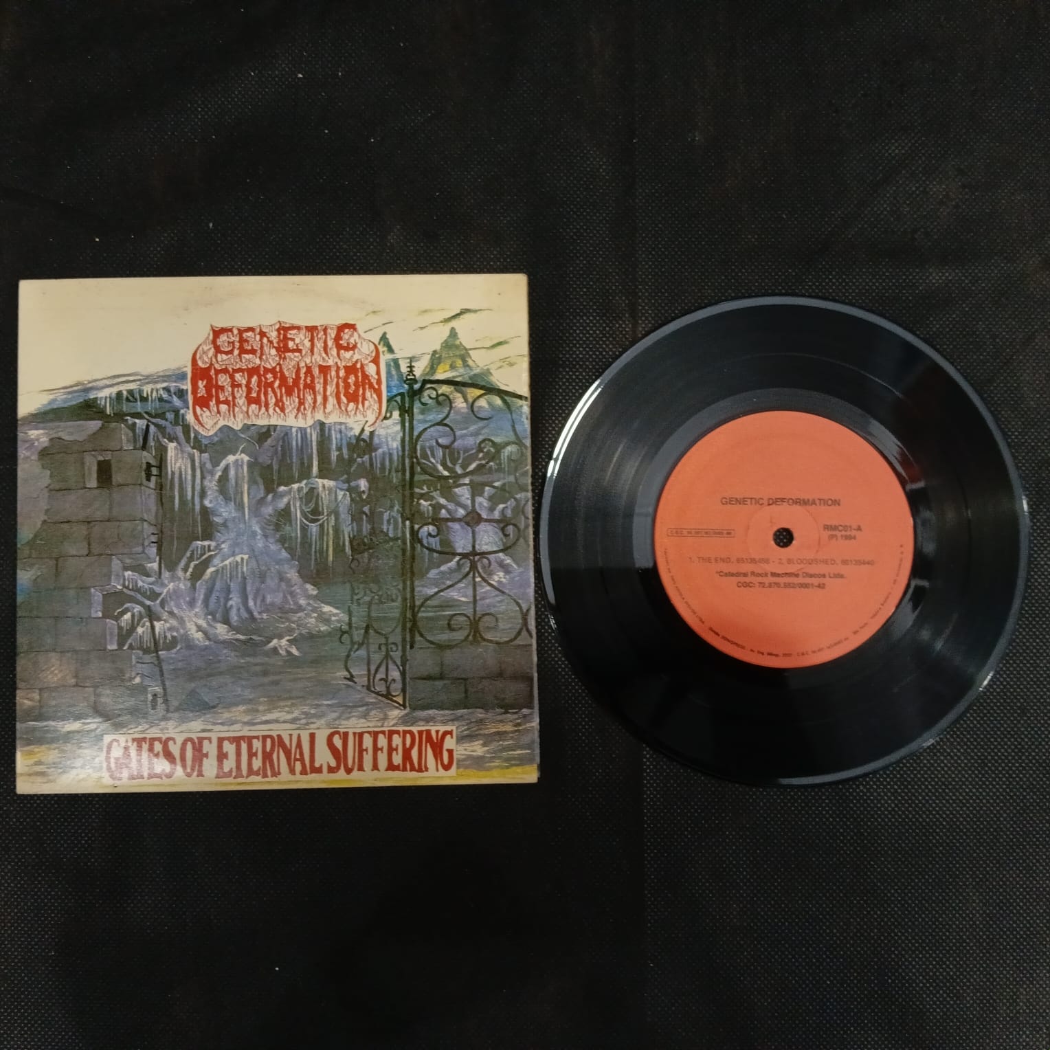 Genetic Deformation – Gates Of Eternal Suffering (LP COMPACTO 7'' USADO) - Imagem 3