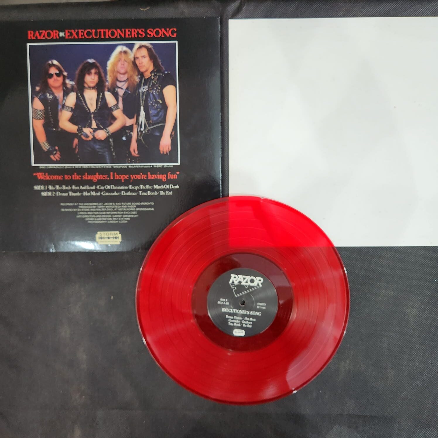 Razor – Executioner's Song (LP IMPORTADO VERMELHO USADO) - Imagem 3