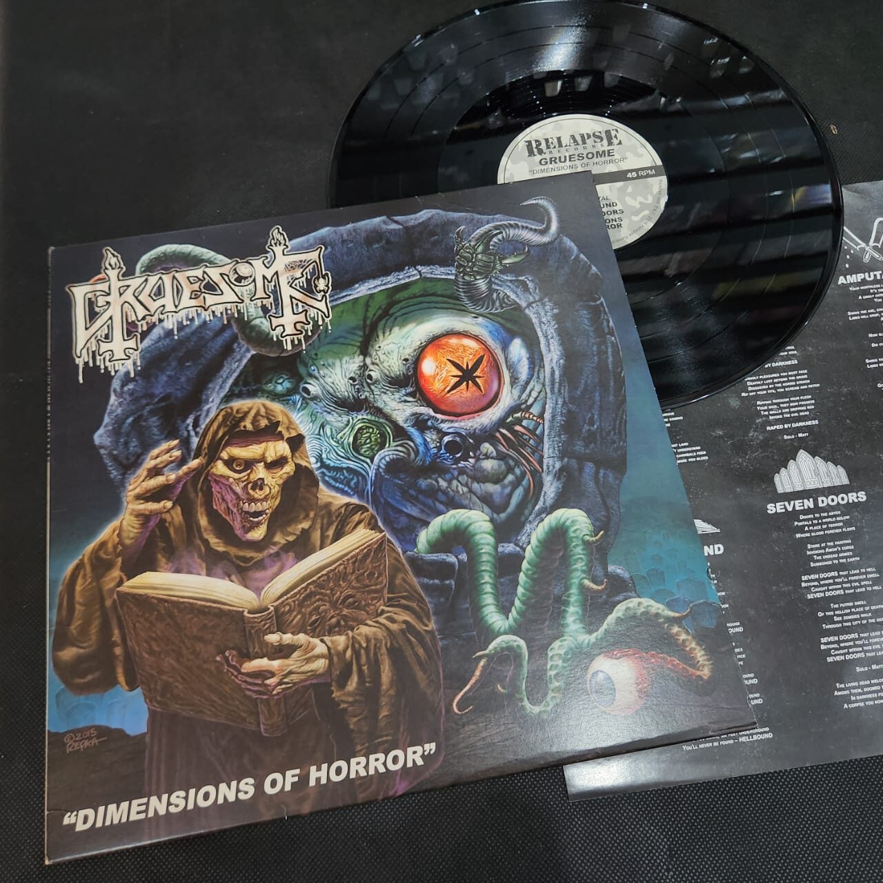 Gruesome - Dimensions of Horror (LP IMPORTADO USADO)