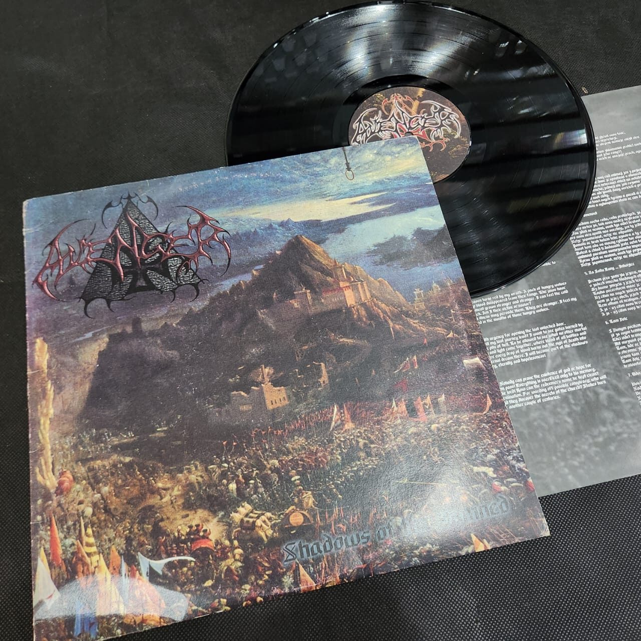 Avenger – Shadows Of The Damned (LP IMPORTADO IMPORTADO USADO)