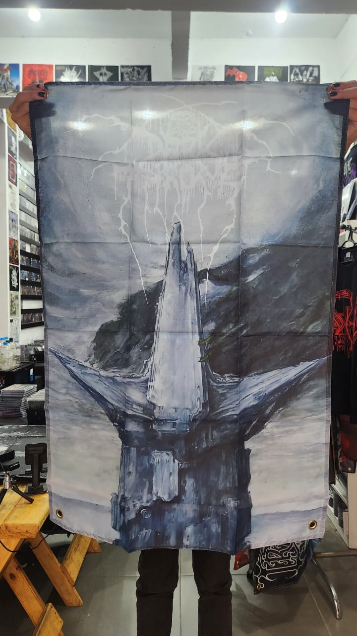 Darkthrone - Plaguewilber (BANDEIRA COM ILHÓS)
