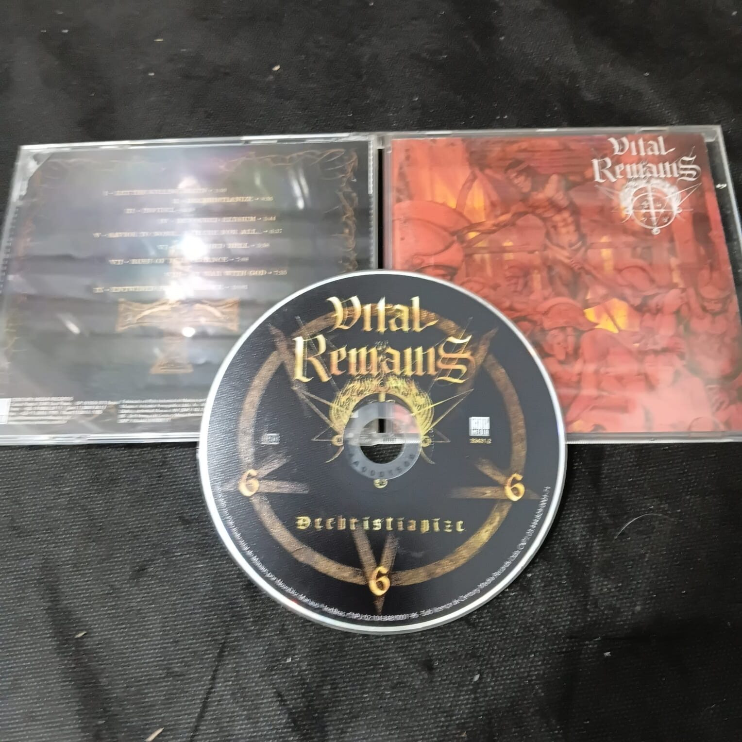 Vital Remains - Deschristianize (CD AUTOGRAFAGO USADO) - Imagem 2