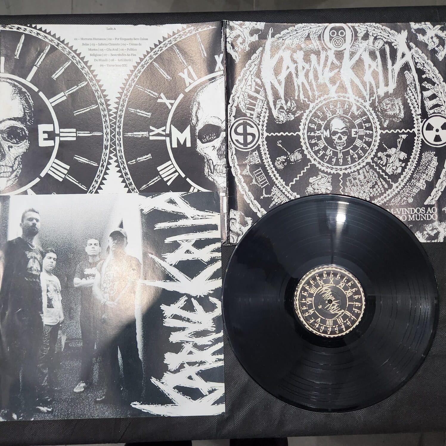 Karne Krua - Bem Vindos ao Fim do Mundo (LP GATEFOLD USADO) - Imagem 3