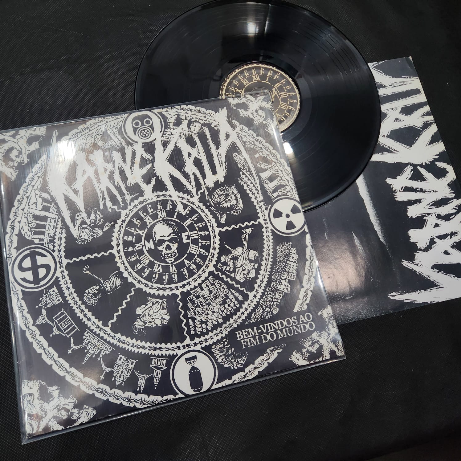 Karne Krua - Bem Vindos ao Fim do Mundo (LP GATEFOLD USADO)