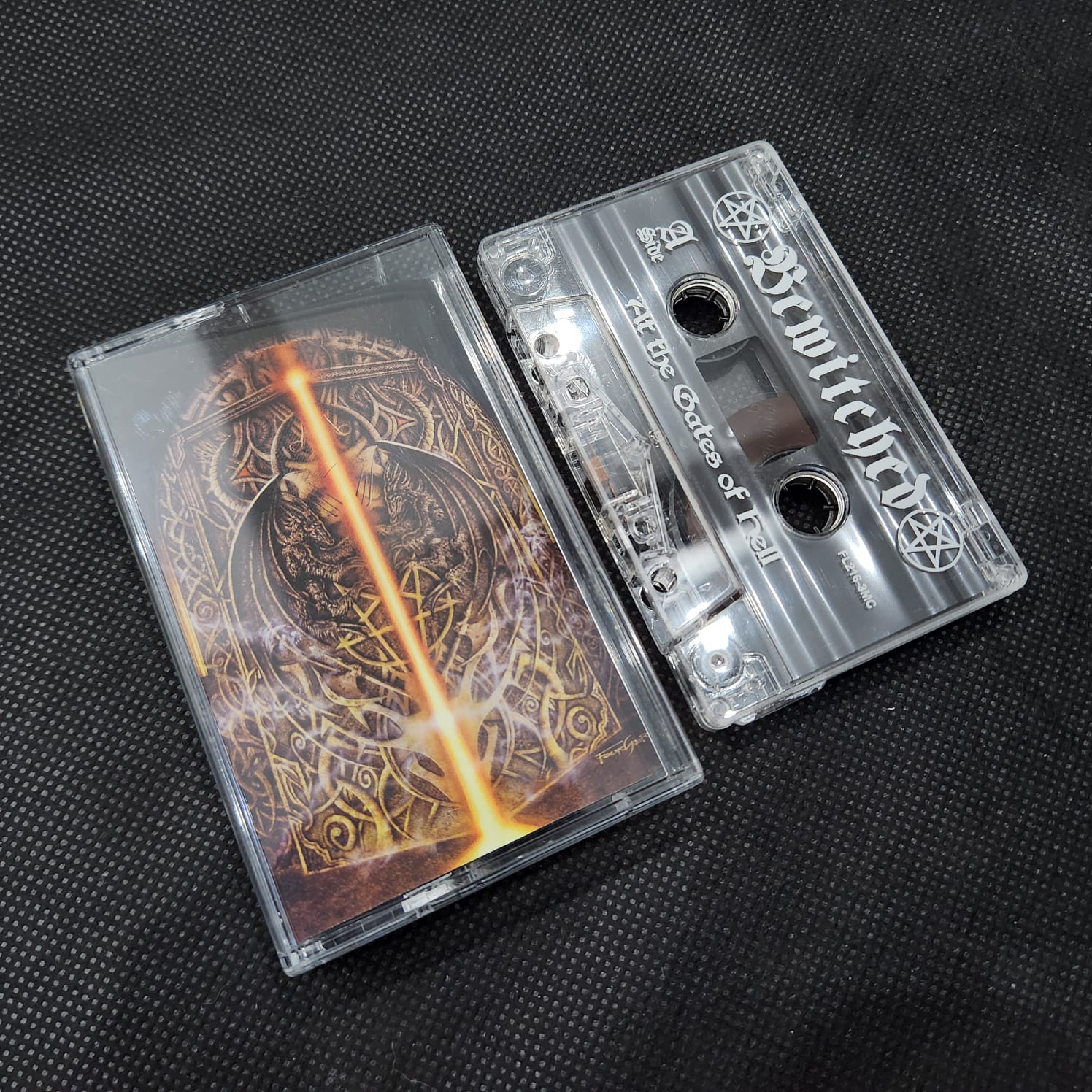 Bewitched - Dawn Of The Demons (4-TAPE BOX) - Imagem 6