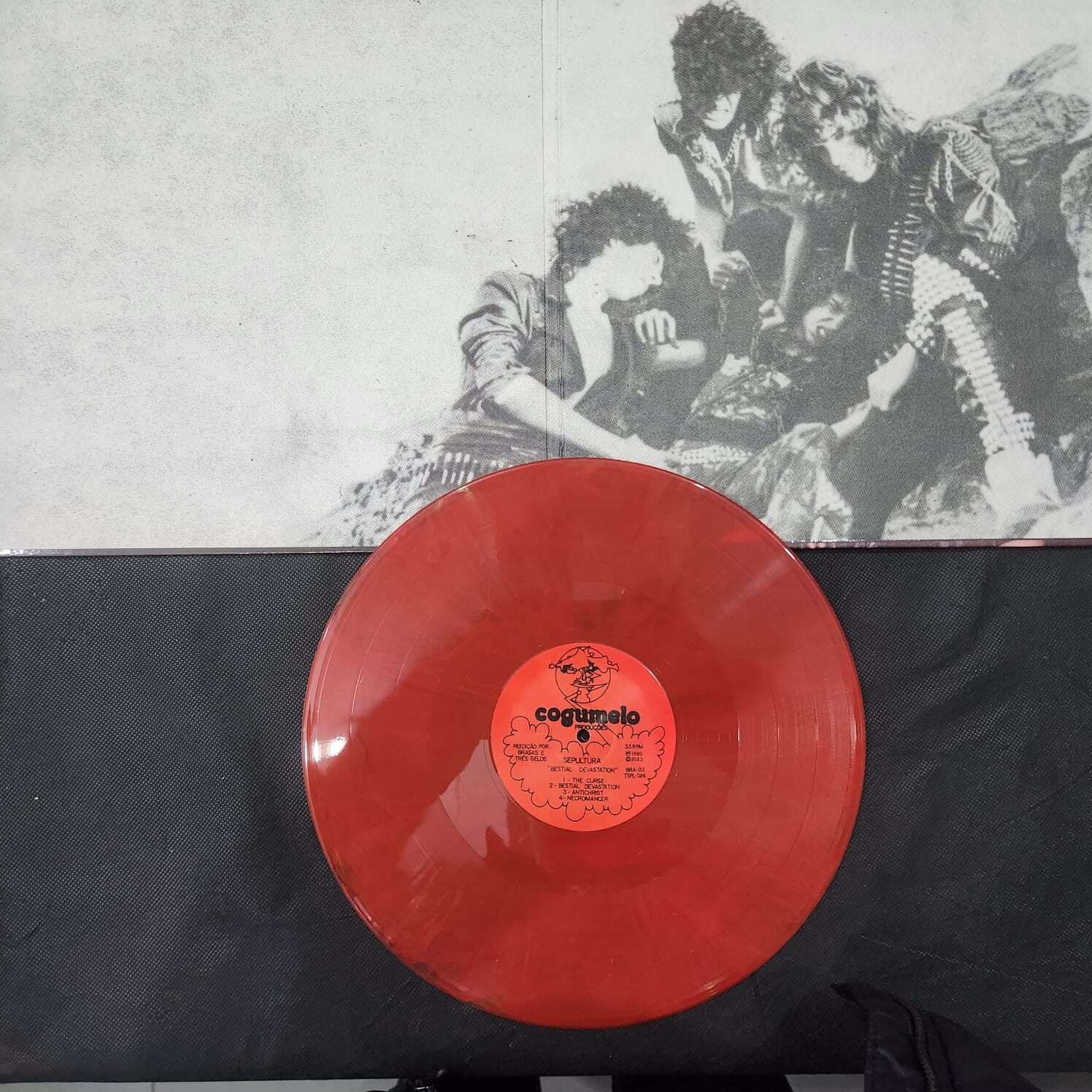 Sepultura - Bestial Devastation Special Box (LP VERMELHO - ED. ESP. USADO) - Imagem 7