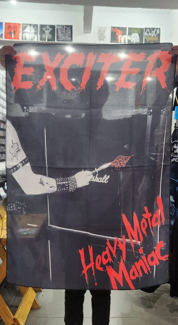 Exciter - Heavy Metal Maniac (BANDEIRA)