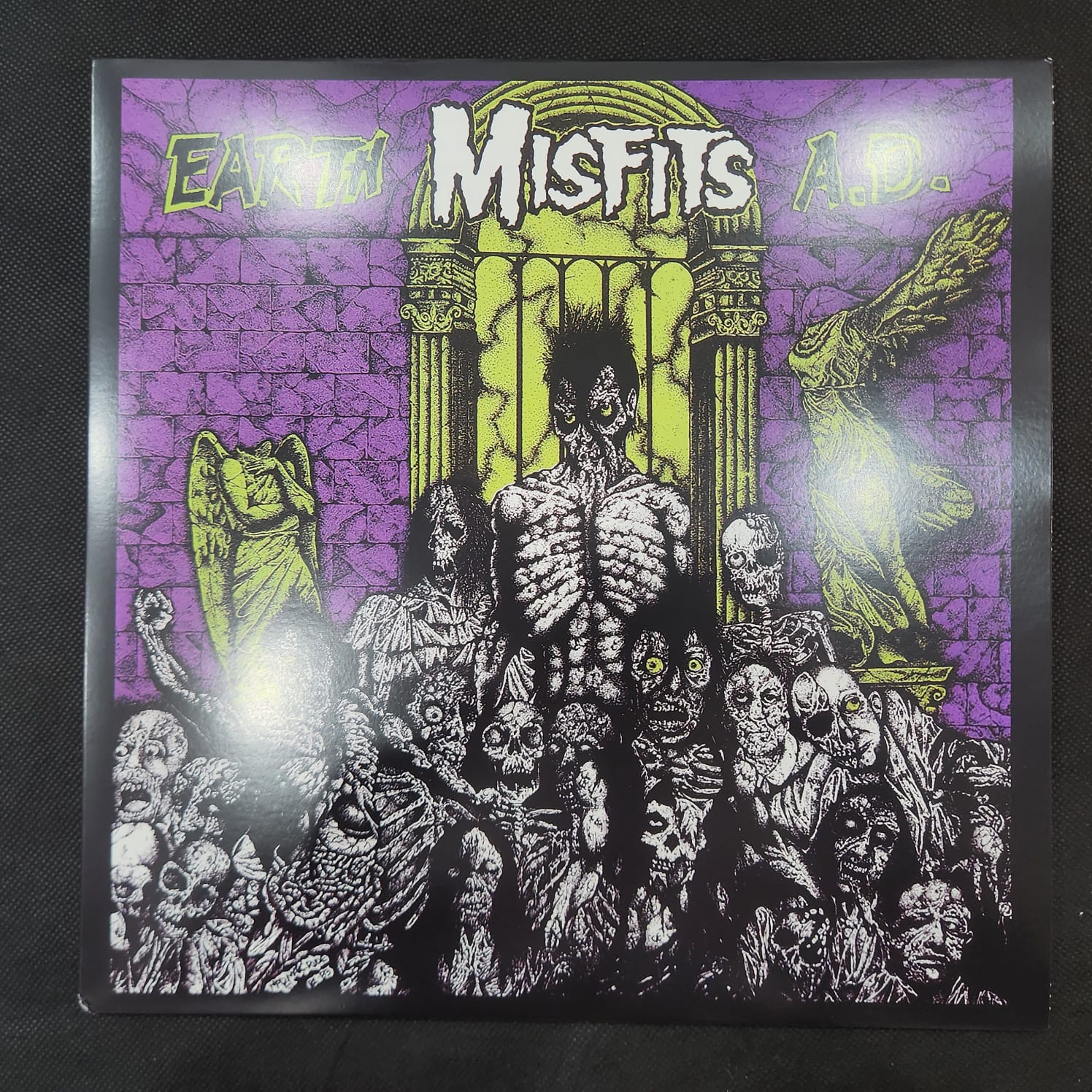 Misfits - Earth A.D (LP IMPORTADO USADO) - Imagem 2